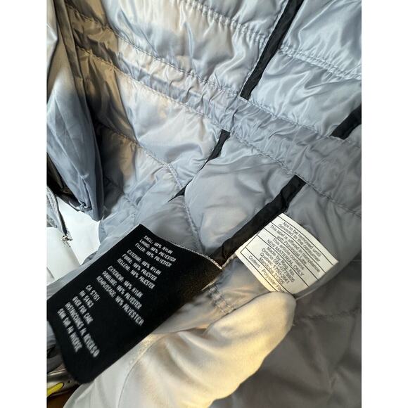 Guess Quilted Light Weight Puffer Gray Heart Fob L gorpcore cold weather 60-08 - Picture 10 of 16